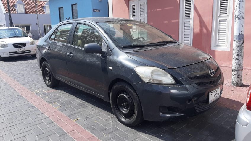 Toyota Yaris - stage auto huren Curacao