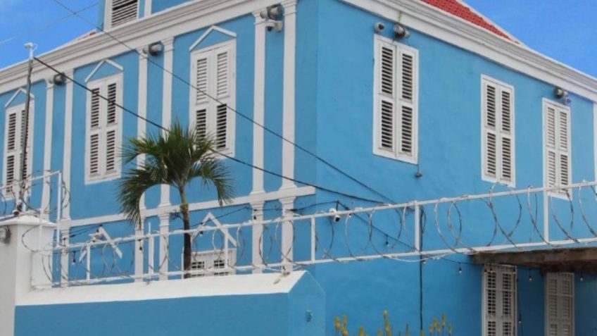 Berg Altena 136 - Een Stage Op Curacao
