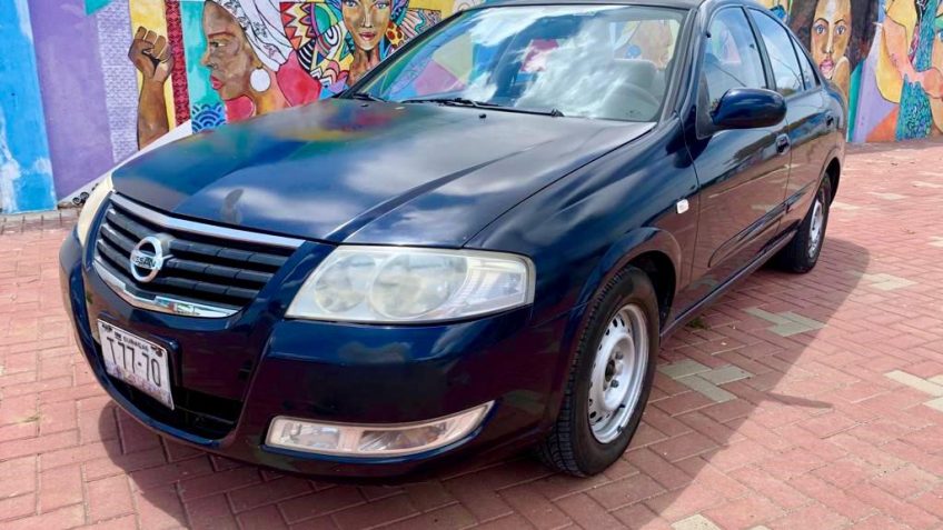 Nissan Almera - een stage op curacao