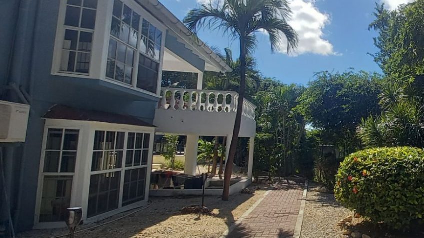 Kaya Tibourin 30 - een stage op curacao